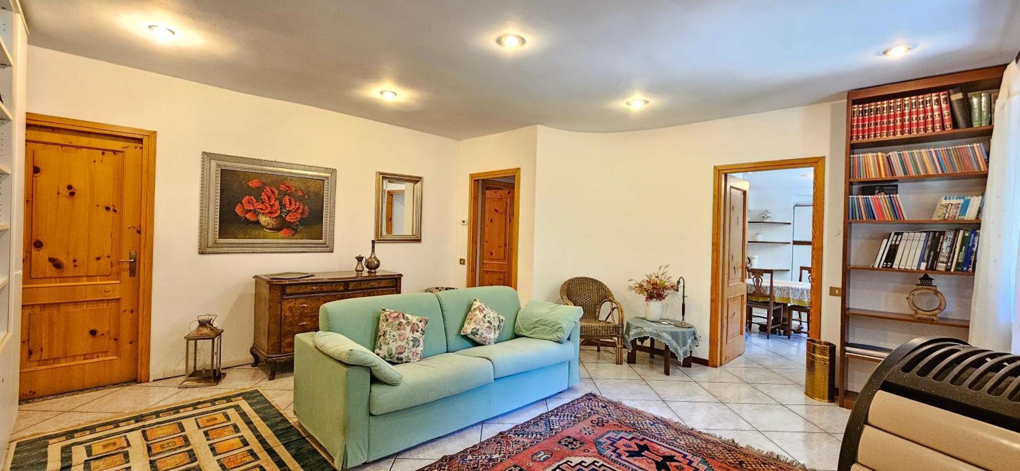 Appartamento Con Ingresso Autonomo, Giardino Privato E Portico Introbio Екстер'єр фото